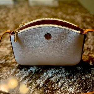 ANNE KLEIN very clean in excellent condition  crossbody purse.